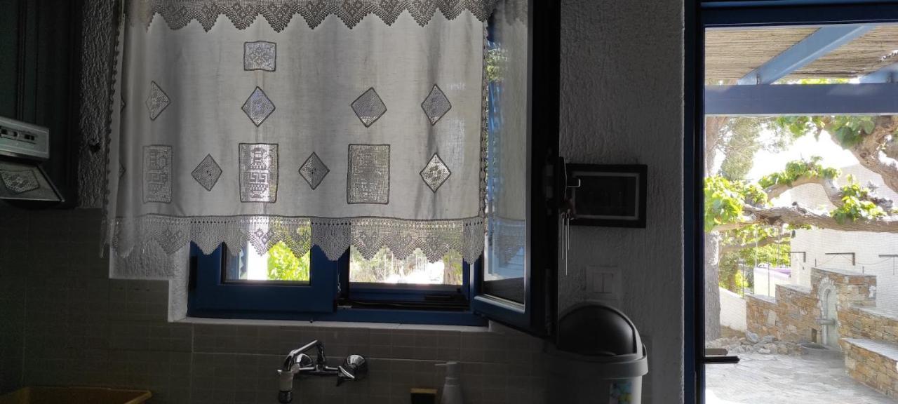 Chrysa'S Cottage House การิสโตส ภายนอก รูปภาพ