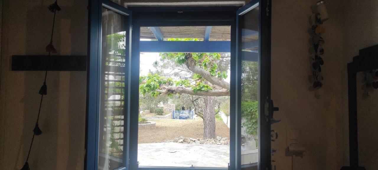 Chrysa'S Cottage House การิสโตส ภายนอก รูปภาพ
